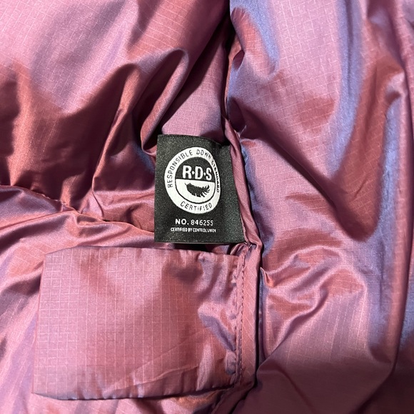 Aritzia Super Puff Shorty - Picture 7 of 15